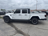 Clean Car Fax**Jeep**Gladiator**Overland**3.6L**V6**4x4**8.4 Touchscreen**Navigation**Back Up Camera... (image 7)