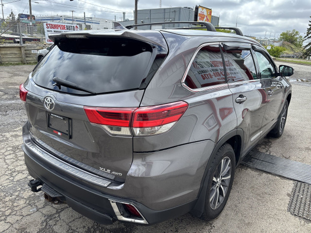 2019 Toyota Highlander XLE | AWD | 7 PASSENGER | LEATHER HEATED  in Cars & Trucks in Calgary - Image 4