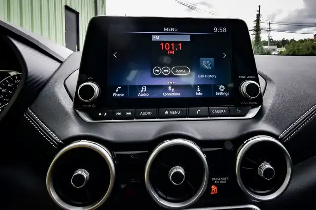 2022 Nissan Sentra SV • REMOTE START • SUNROOF • HEATED SEATS dans Autos et camions dans Kingston - Image 21