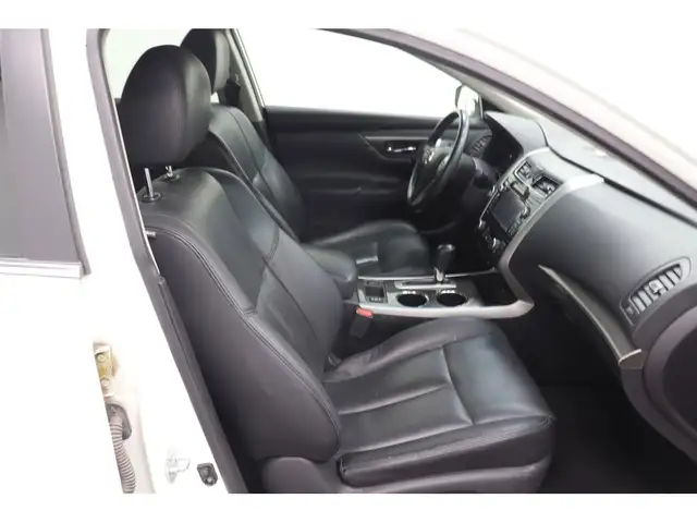 2015 Nissan Altima SL, CUIR, NAVI, BLUETOOTH, CRUISE, TOIT-OUVRA in Cars & Trucks in Longueuil / South Shore - Image 29