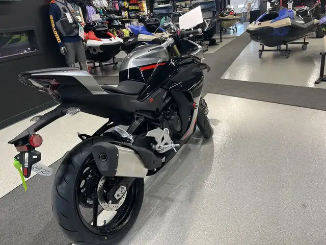 2025 CFMOTO 450SS in Street, Cruisers & Choppers in Calgary - Image 9