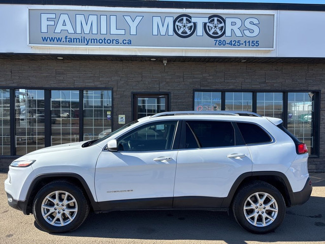 2016 Jeep Cherokee ONLY 121K! 4WD 4dr North in Cars & Trucks in Edmonton - Image 3