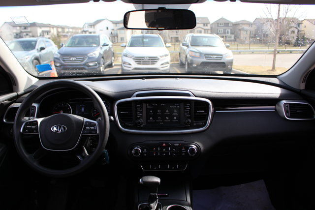 2020 Kia Sorento LX in Cars & Trucks in Calgary - Image 2