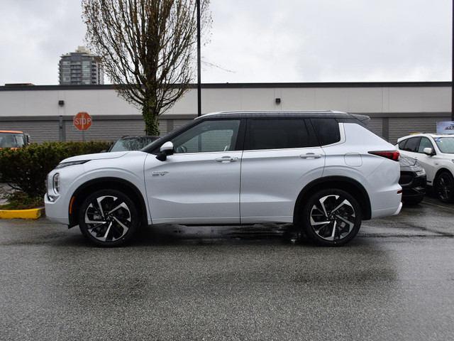 2024 Mitsubishi Outlander PHEV GT Premium - Massage Seats, Navig in Cars & Trucks in Burnaby/New Westminster - Image 2