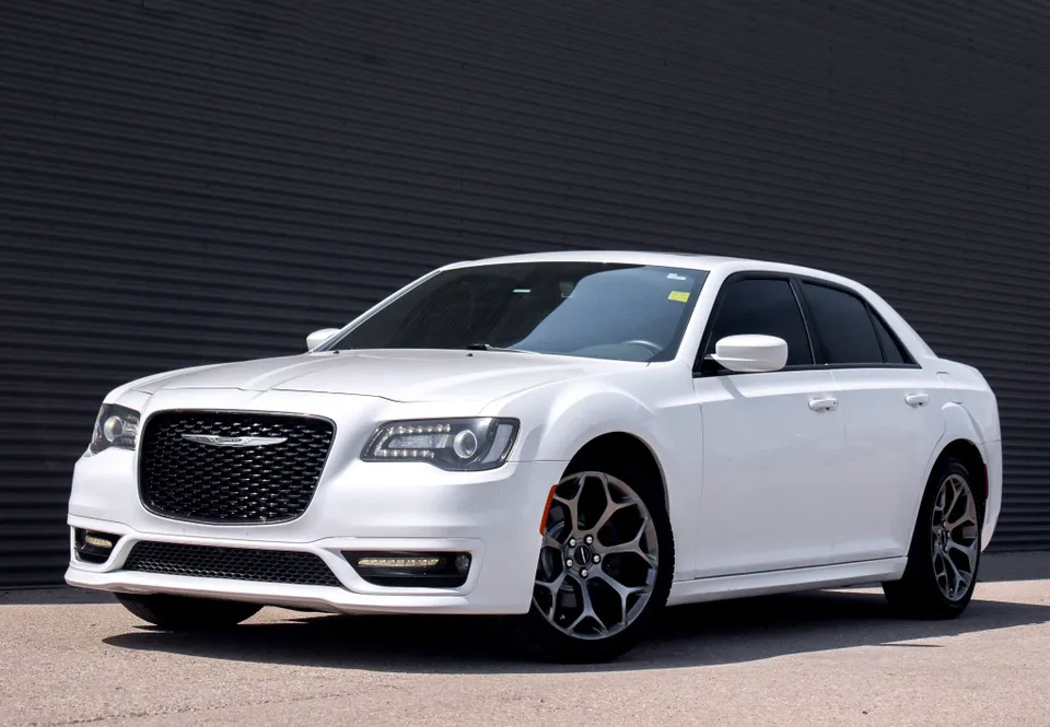 2017 Chrysler 300 S Clean Carfax, Well Maintained, Highly Des...