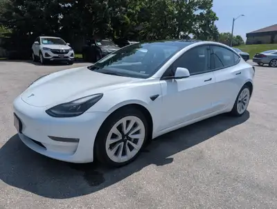 WAS: $43400 NOW: $39995 plus taxes and licensing feesNo Hidden Costs or Fees! The Way Car Buying Sho...