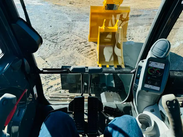 2016 DEERE 130G EXCAVATOR  in Heavy Equipment in Calgary - Image 31