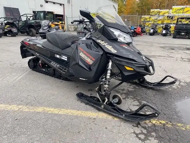 2017 Ski-Doo RENEGADE ENDURO 600 E-TEC SAVE $2000 RABAIS in Snowmobiles in Ottawa - Image 2