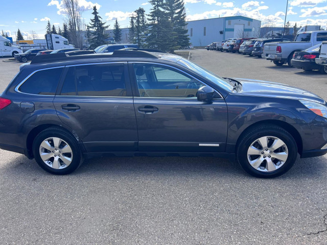 2011 Subaru Outback 3.6R Limited Leather!! Roof!! $11500 in Cars & Trucks in Calgary - Image 4