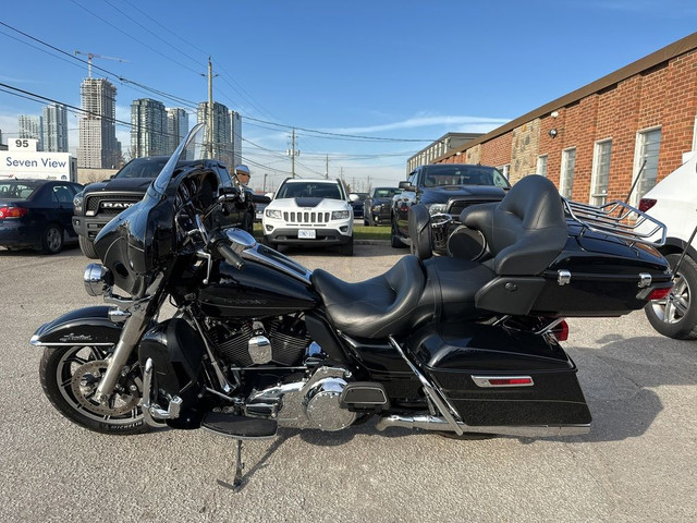  2015 Harley-Davidson Ultra Limited ~ ULTRA LTD ~ 103CU ~ 2 INTO in Touring in City of Toronto - Image 2