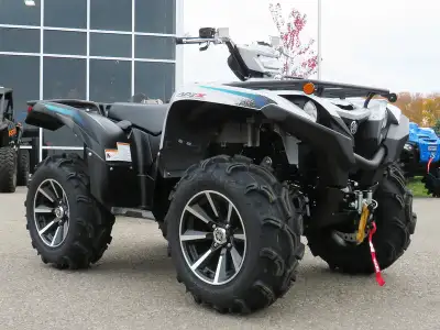 Receive a $500 accessory credit when you buy this Grizzly EPS SE, OR Enjoy promotional financing of...