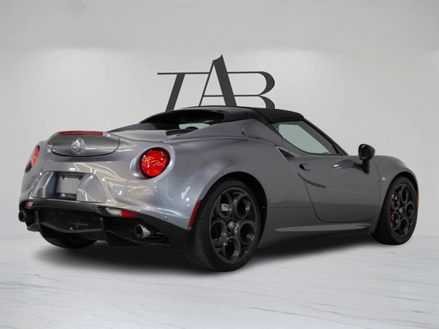 2017 Alfa Romeo 4C Coupe SPIDER | CARBON TRIM | RED INTERIOR in Cars & Trucks in Mississauga / Peel Region - Image 4