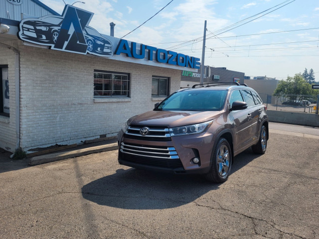 2017 Toyota Highlander AWD 4dr Limited in Cars & Trucks in Calgary - Image 2