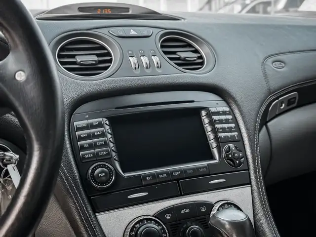 2005 Mercedes-Benz SL-Class in Cars & Trucks in Edmonton - Image 25