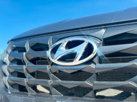 APPLE CARPLAY | BACK UP CAMERA | NO ACCIDENTS | CLEAN CARFAX. This 2022 Tucson with its compact desi... (image 3)