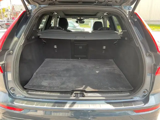 2022 Volvo XC60 B6 R-Design AWD - BOWERS & WILKINS! NAV! 360 CAM dans Autos et camions dans Kitchener / Waterloo - Image 11