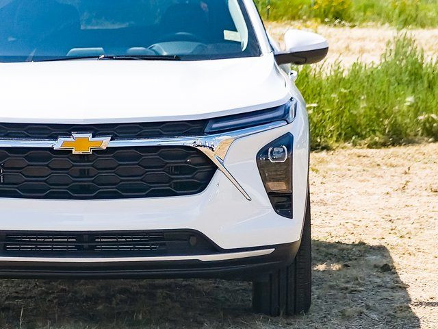 2025 Chevrolet Trax LT in Cars & Trucks in Edmonton - Image 4