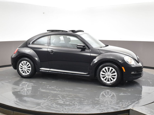 2016 Volkswagen Beetle Loaded with Sunroof - Leather - Backup Ca in Cars & Trucks in City of Halifax