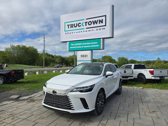 2023 Lexus RX in Cars & Trucks in Ottawa