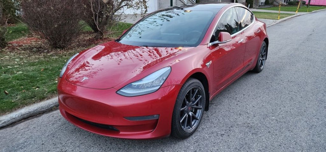 2019 Tesla Model 3 SR Plus - Red on Black in Cars & Trucks in City of Montréal
