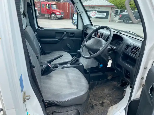 2005 Suzuki Carry Mini Truck in Cars & Trucks in Belleville - Image 9