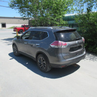 2016 Nissan Rogue SL AWD w/Panoramic Sunroof Heated seats and Back-up camera. Great used Nissan Rogu... (image 3)