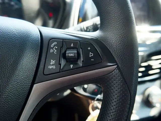 2022 Chevrolet Spark 1LT | Backup Cam | Cloth Interior dans Autos et camions dans Ville d’Edmonton - Image 17