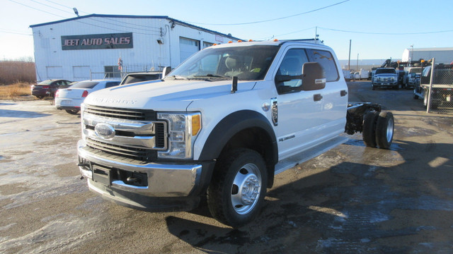 2017 Ford F-550 XLT CREW CAB CAB & CHASSIS in Cars & Trucks in Edmonton - Image 2