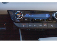 BEAUTIFUL HYBRID! - Remote Start - Heated Seats - Heated Steering Wheel - Apple CarPlay & Android Au... (image 6)