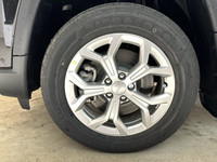 EXECUTIVE CROSSTOWN DEMO! This 2024 JEEP COMPASS LATITUDE 4X4 has the following options Premium Clot... (image 9)