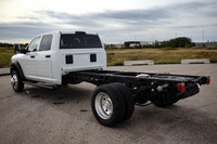 This Ram 5500 Chassis has a powerful Regular Unleaded V-8 6.4 L/392 engine powering this Automatic t... (image 2)