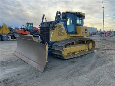 Hours: 823 | Location: Edmonton, AB, CA | Blades: Power-Angle-Tilt; Blades: 168 Blade; Tracks: Low G...