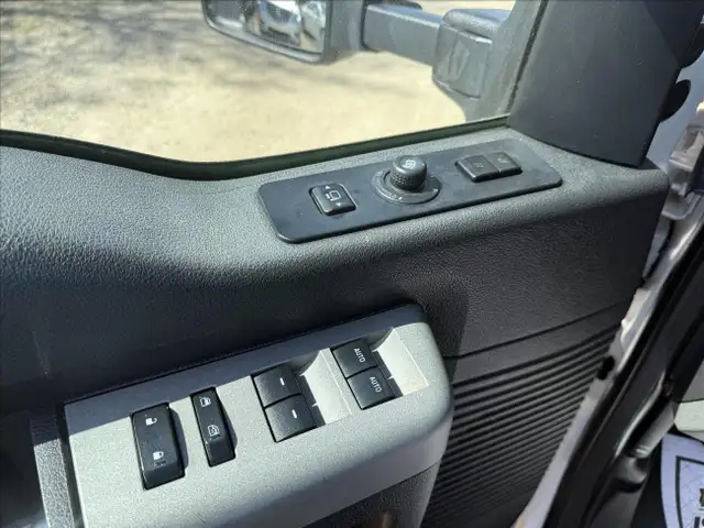 2015 Ford F-350 SD XLT Crew Cab 4WD in Cars & Trucks in Saskatoon - Image 20