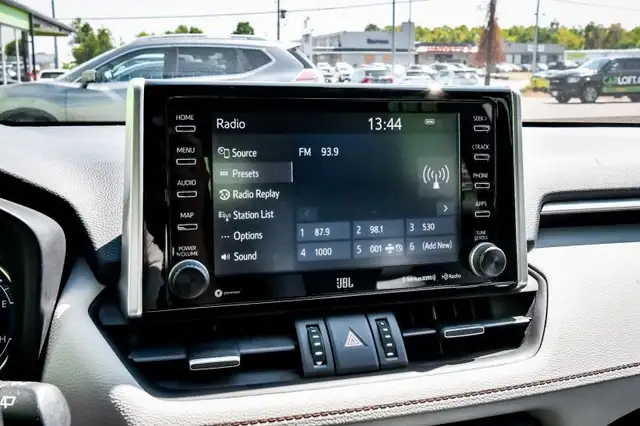 2019 Toyota RAV4 Hybrid Limited • SUNROOF • COOLED LEATHER • CP/ in Cars & Trucks in Cornwall - Image 23