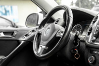 VEHICLE FEATURES: AIR CONDITIONING, POWER FOLDING MIRRORS, LEATHER, ADJUSTABLE STEERING WHEEL, RAIN... (image 8)
