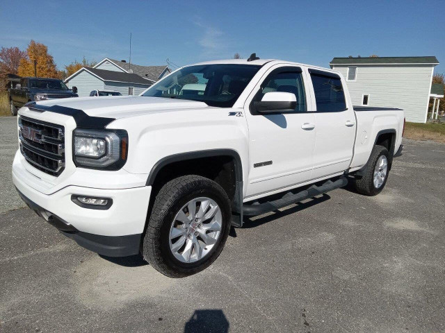 2018 GMC Sierra 1500 SLE AWD in Cars & Trucks in Thetford Mines