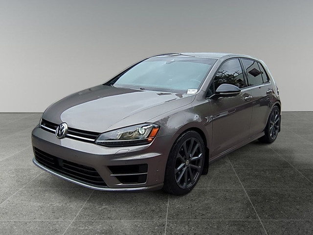 2017 Volkswagen Golf R 2L Turbo | AWD in Cars & Trucks in Calgary
