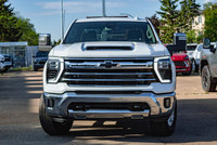 // ACCIDENT FREE!! // // SINGLE OWNER! // - Front Buckets seats - Leather - Heated seats / Cooled se... (image 2)