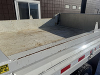 2017 GMC Sierra 3500HD Dump Truck 6.0L V8 Gas 169,751 KM DRW 9 FT Bed Pintle Hitch Folding Side Wall... (image 9)