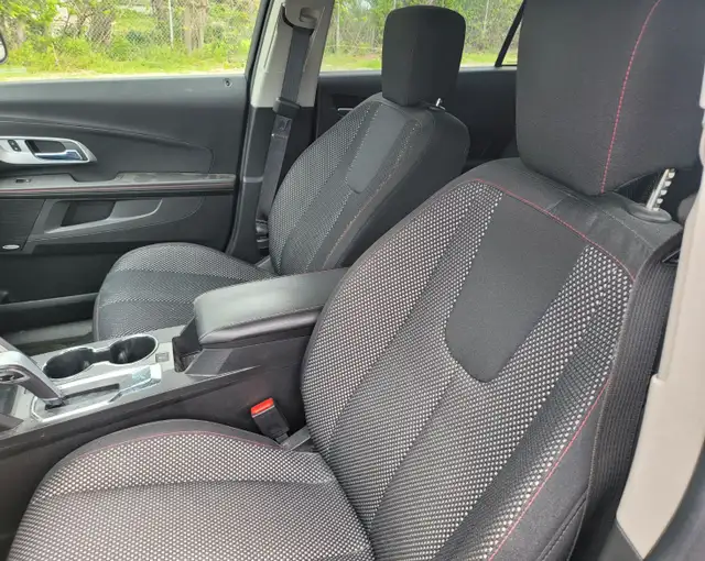 2012 Chevrolet Equinox in Cars & Trucks in Hamilton - Image 8