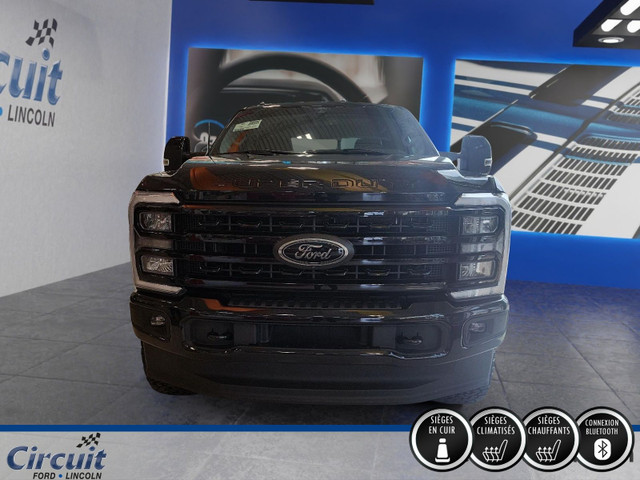 Ford Super Duty F-250 SRW LARIAT cabine 6 places 4RM caisse de 6 in Cars & Trucks in City of Montréal - Image 2