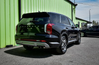 This 2024 Hyundai Palisade is for sale today. This SUV has 51,669 kms. It's black in colour and is c... (image 2)