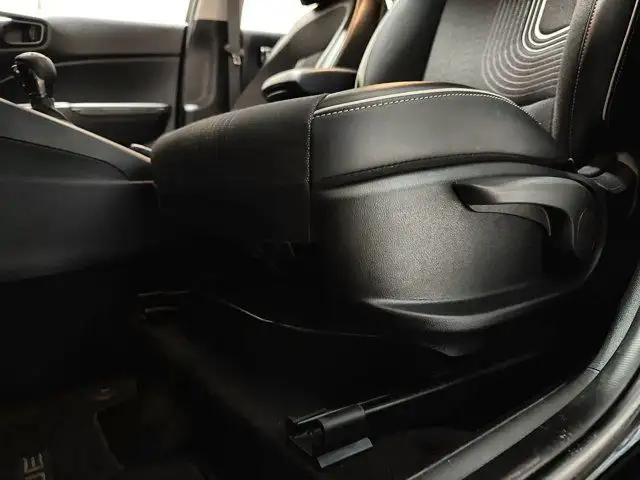 2021 Hyundai Venue Ultimate | One Owner in Cars & Trucks in Edmonton - Image 14