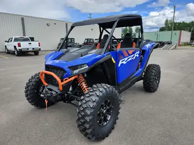 Engine Type: Parallel Twin Displacement: 60.9 cu. in. (999 cc) Bore and Stroke: Bore: 3.66 in. (93 m...