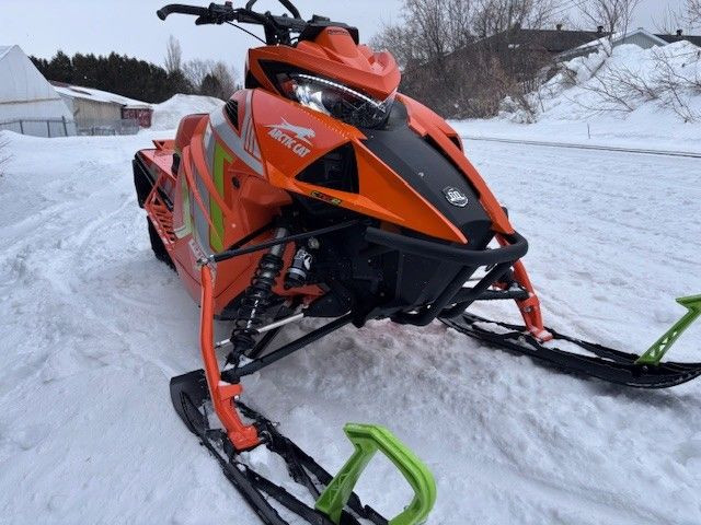 2022 Arctic Cat RIOT X 8000 146 ES MOTONEIGE NEUVE SEULEMENT 156 in Snowmobiles in Lac-Saint-Jean - Image 4