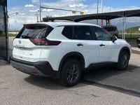 2023 NISSAN ROGUE S - AWD - NO ACCIDENTS - ONE OWNER FEATURES INCLUDE - - Cloth Interior - Heated St... (image 4)