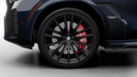 La conception audacieuse du *BMW X6 M60i 2025* est indéniable. Du toit de type coupé au profil cisel... (image 8)