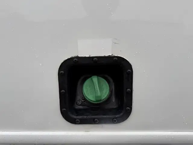 2011 ford F-550 31 Passenger Bus Powerstroke Diesel in Heavy Trucks in Richmond - Image 33