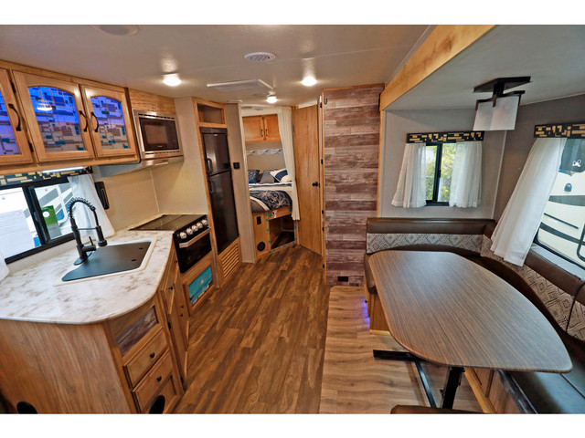  2019 Coachmen Freedom Express 257BHS + Laveuse + Generatrice +  in Travel Trailers & Campers in Laval / North Shore - Image 4