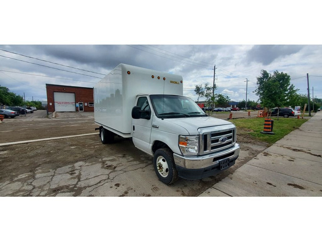 2022 Ford E-450 E-450 - 16Ft Box - V8 Gas - Bluetooth & Ramp in Cars & Trucks in City of Toronto - Image 4